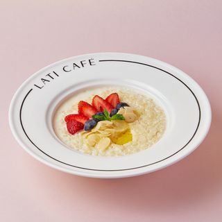 Каша рисовая с ягодами