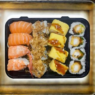 67. Sushi Combinado