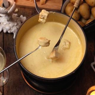 4. Fonduta di formaggio