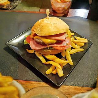 Hamburguesa Cubana