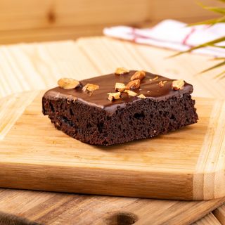 Брауни безглутеново с бадеми и шоколад