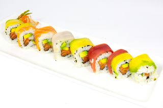 75. Uramaki rainbow 4 pezzi