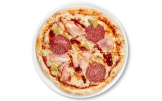 Піца з шинкою та салямі 