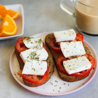 Queso y tomate (Cheese and tomato)