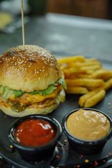 საქონლის ბურგერი მენიუ