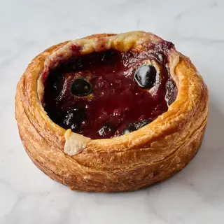 Danish cu visine si tei