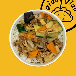 Riso con carne di manzo al pepe nero