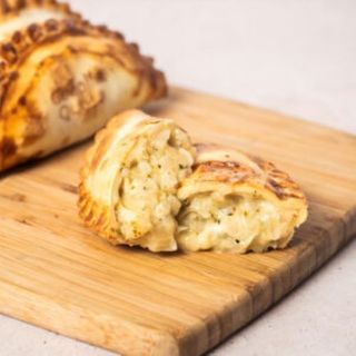 Empanada De Cebolla Y Queso (1 Ud.)
