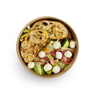 Салат Курка з крем-сиром і зеленню