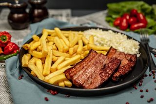 Piept de porc + garnitură