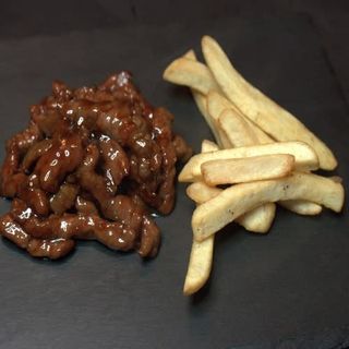 Ternera Con Patatas Fritas