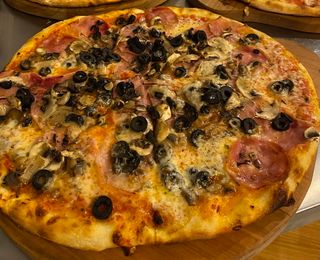 Pizza Capriciosa Ø32cm