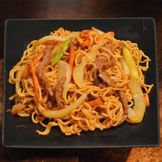 Yakisoba Con Carne Y Verduras