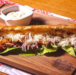 Somun sendvič sa pohovanom piletinom