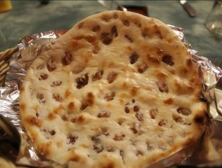 Kishmish naan