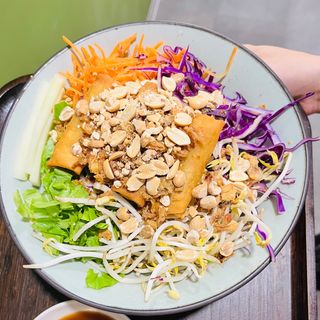 B5 Bún con involtini alle verdure