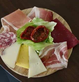 Tagliere di salumi e formaggi 