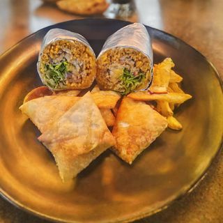 Burrito Pastor (Porco um pouco picante/spicy pork)