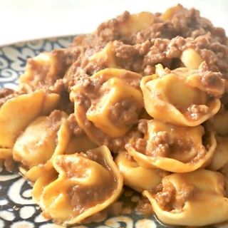 Ravioli salsa bolognesa