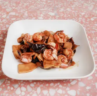 Ternera Con Bambú Y Setas Chinas