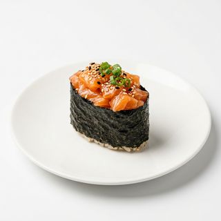 49.Gunkan De Soja Con Salmon Y Sésamo
