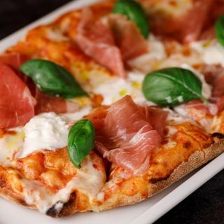 PINSA MARGHERITA con PROSCIUTTO Crudo