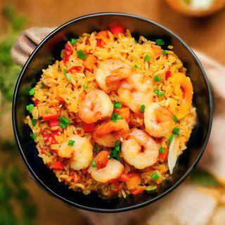 arroz frito tailandés con mango