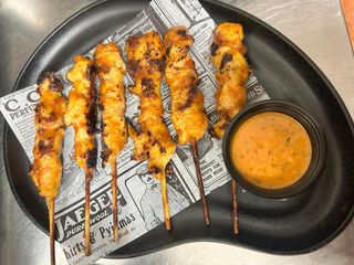 Ración De Brochetas De Pollo 6 Uds.
