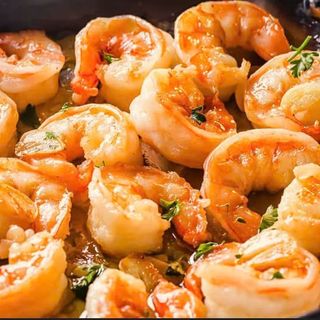 Krewetki na maśle z czosnkiem