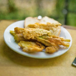 Fiori di zucca pastellati