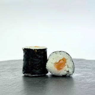 Рол Макі з копченим лососем (110г/8шт)