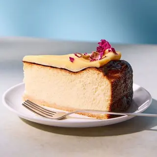 Sernik baskijki lemon curd