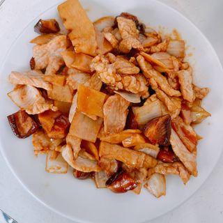 50. Pollo con Bambú y Setas Chinas