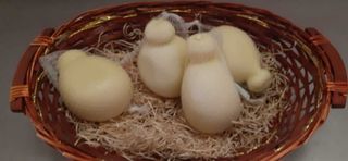 Caciocavalli cilentani 900 g - interi o a metà