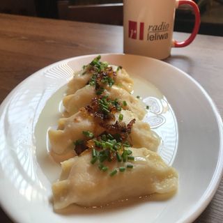  PIEROGI DNIA - Z KURĄ, KACZKĄ I PERLICZKĄ - 4 SZT. 