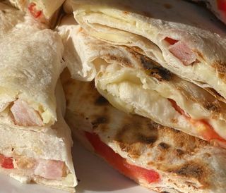 Лаваш Сулугуні (1 шт)