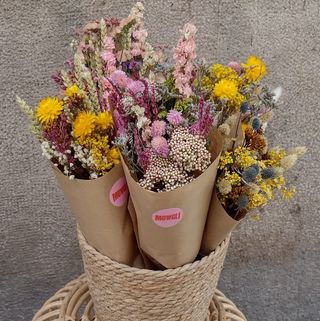 Cucurucho de flor seca variada