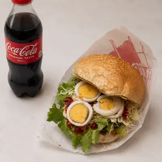 Cheeseburger + Coca-Cola 0.5l