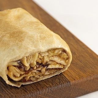 Штрудель з яблуком та корицею 127г (+-10г)