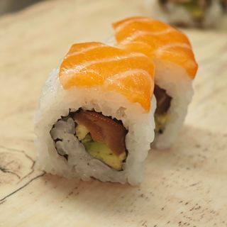 Uramaki De Salmón (8 Uds.)