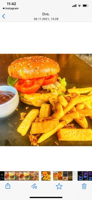 Burger Vegan (de post), cartofi, sos inclus