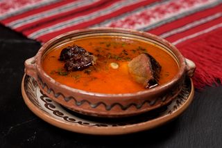 Ciorbă de fasole cu carne de la garniță