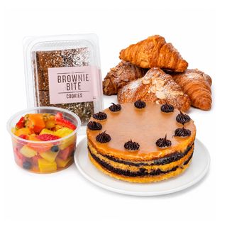 Celebration Cake Hamper