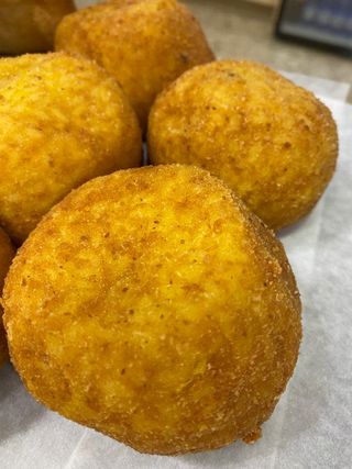 Arancino di riso con mozzarella - 1 pezzo