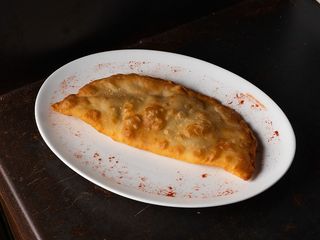 Чебурек з м'ясом (200г)