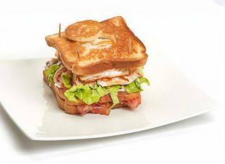 Sándwich De Lechuga Con Tomate Y Pollo