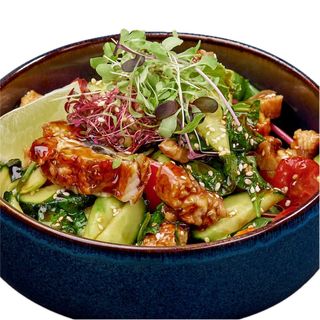 Салат із вугром і кіноа (240 г)