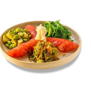 Салата домати с уакаме и едамаме 300 г.