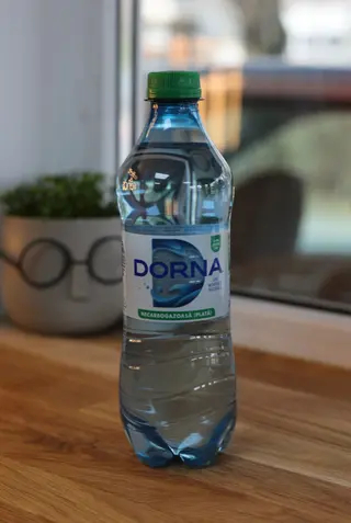 Apă plată