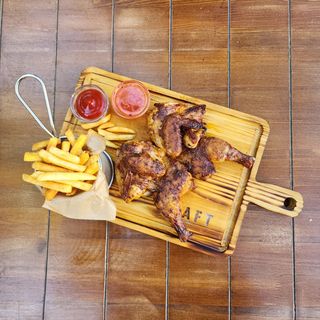 Цыплёнок табака с картофелем фри